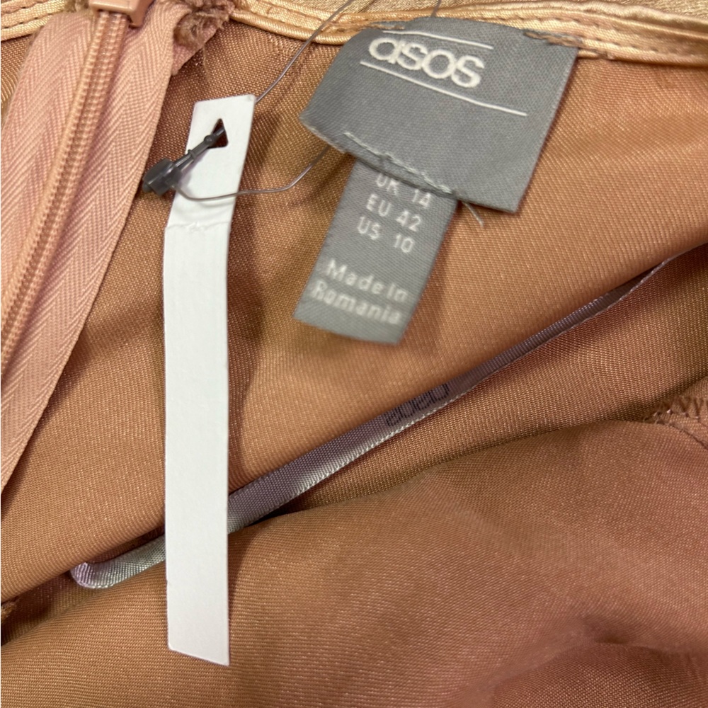 Elegant Gold Halter Dress - Picture 6 of 8